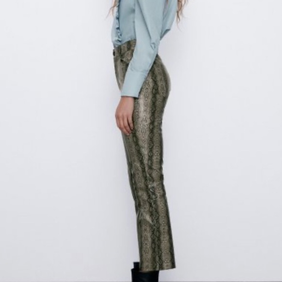 ZARA SNAKESKIN PRINT MINI FLARE PANTS - Picture 4 of 5